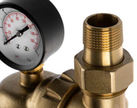 Гейзер Бастион 7508095201 с манометром, поворотный механизм 3/4"