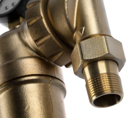 Гейзер Бастион 7508095201 с манометром, поворотный механизм 3/4"