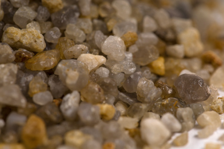 Кварц зернистый 2-5 мм отмытый