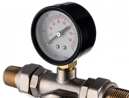 Гейзер Бастион 7508165201 1/2"  с манометром для горячей воды